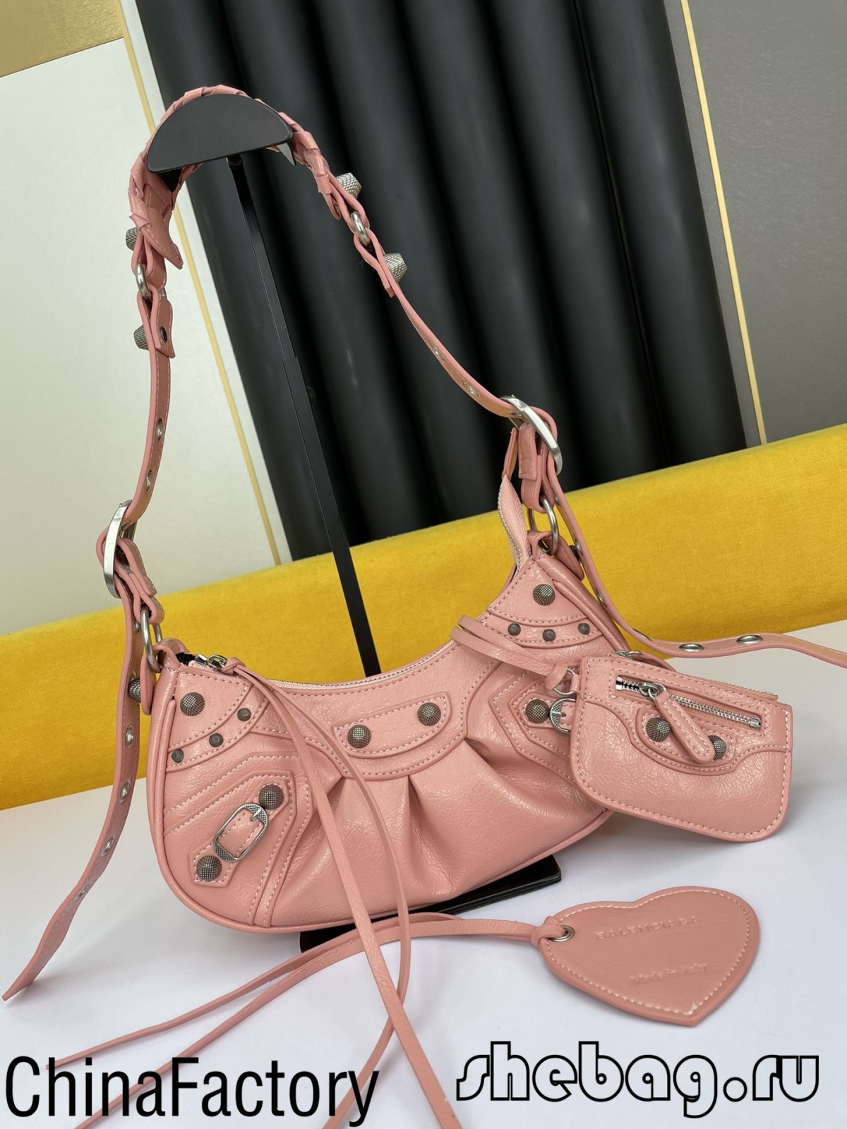 Balenciaga schoudertas replica: Le Cagole (nov 2021)-Beste kwaliteit nep Louis Vuitton tas online winkel, replica designer tas ru