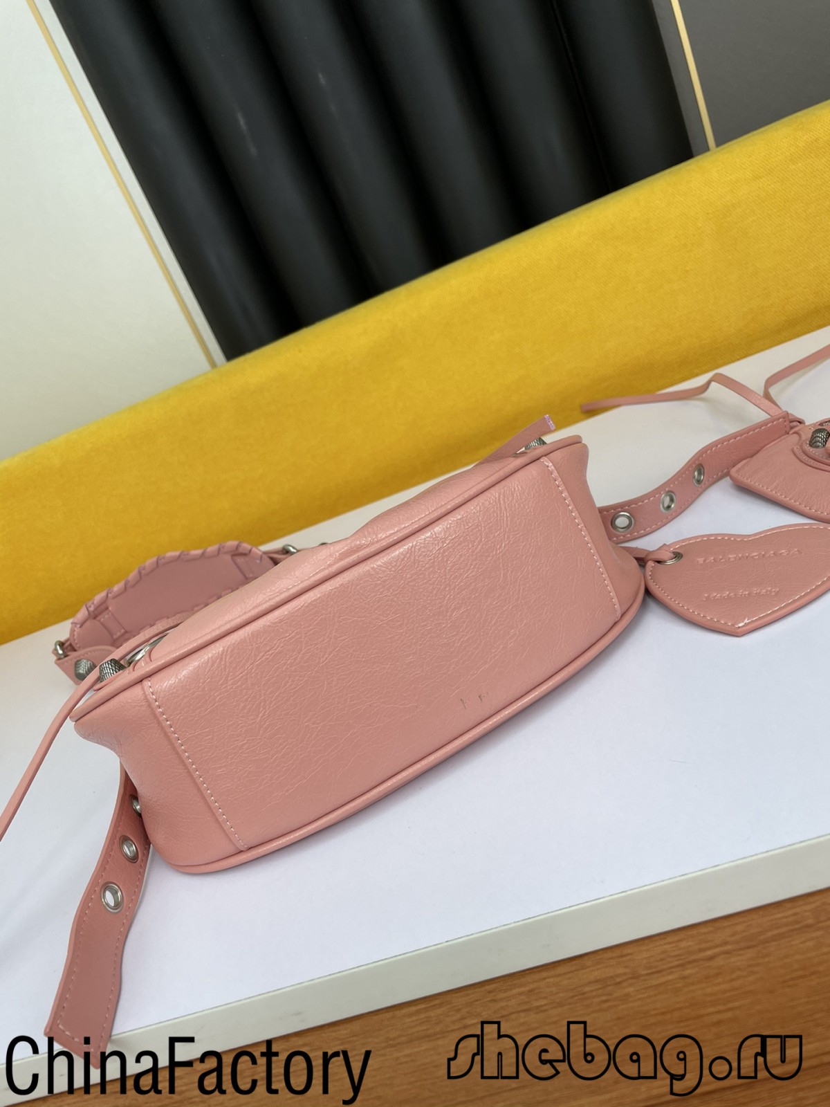Replica de la bossa Balenciaga: Le Cagole (nov 2021)-Botiga en línia de bosses falses de Louis Vuitton de millor qualitat, rèplica de bosses de disseny ru