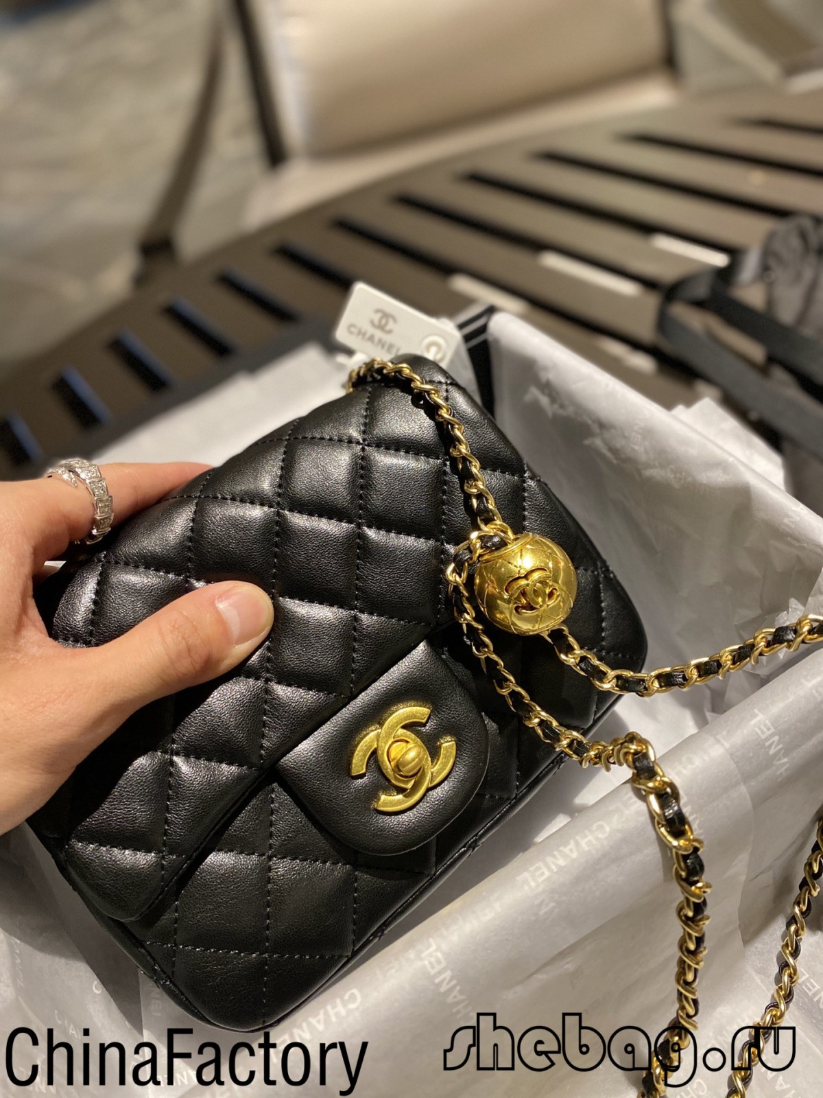 1:1 Chanel сумкасынын репликасы: жөнгө салынуучу чынжыр менен классикалык капкак (2022-жылдын эң ысык) - Эң мыкты сапаттагы жасалма Louis Vuitton сумкасынын интернет дүкөнү, реплика дизайнер сумкасы ru
