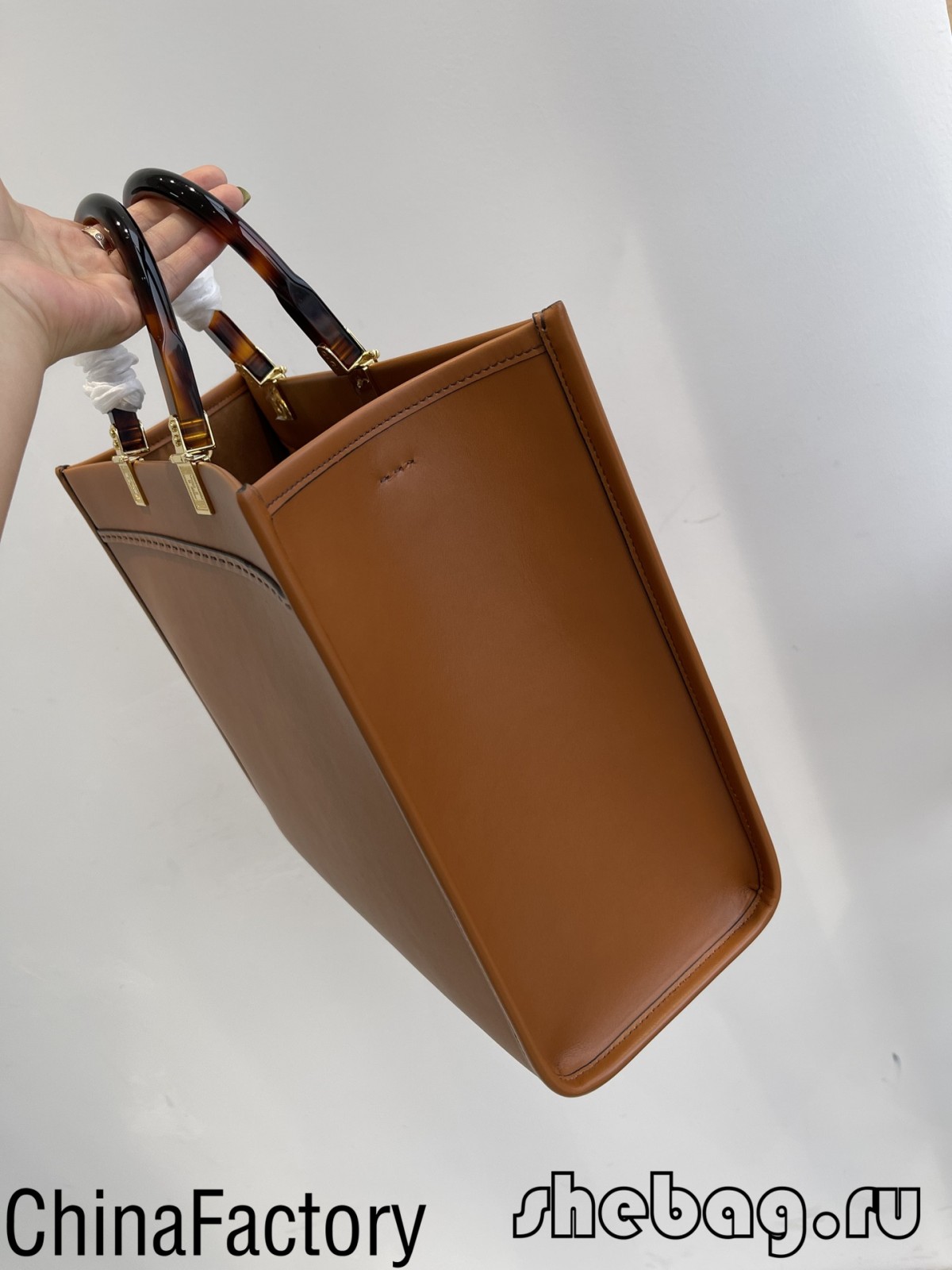 Shitësit në internet të kopjeve të çantës Fendi krahasojnë: Fendi Sunshine (2022 më i nxehtë)-Dyqani në internet i çantave të rreme Louis Vuitton me cilësi më të mirë, çanta kopjuese ru