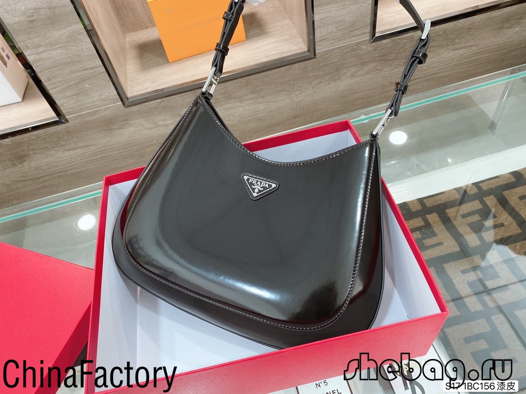 กระเป๋าแบบจำลอง Prada ที่ดีที่สุดสำหรับการขายภายใต้ 200 USD: Prada Cleo (2022 ดังสุด ๆ) - ร้านค้าออนไลน์กระเป๋าปลอม Louis Vuitton คุณภาพดีที่สุด, กระเป๋าออกแบบแบบจำลอง ru