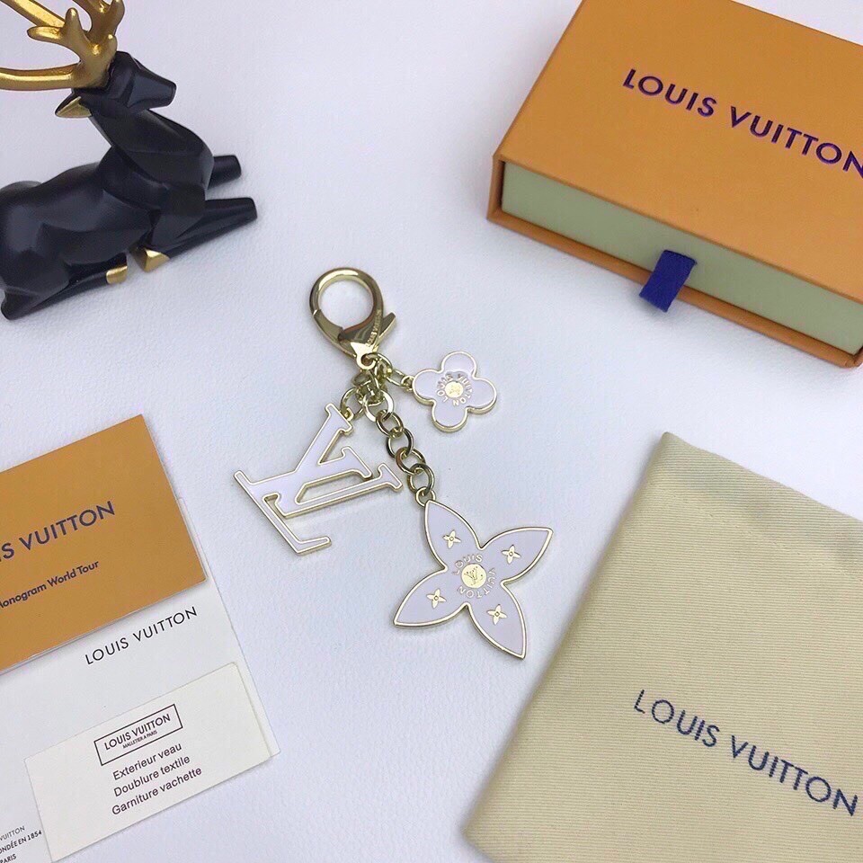 Come ottenere la replica dei ciondoli per borse Louis Vuitton nel Regno Unito? (2022 aggiornato) - Negozio online di borsa Louis Vuitton falsa di migliore qualità, borsa firmata Replica ru