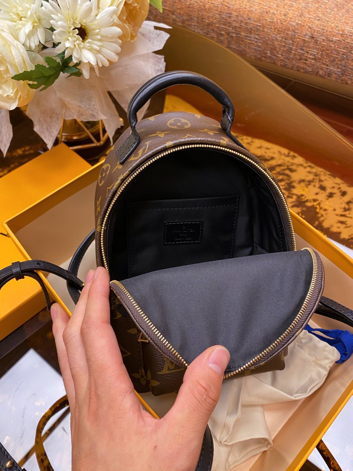 Louis Vuitton mabhegi backpack replica wongororo (2022 yakagadziridzwa)-Best Quality Fake Louis Vuitton Bag Online Store, Replica designer bag ru