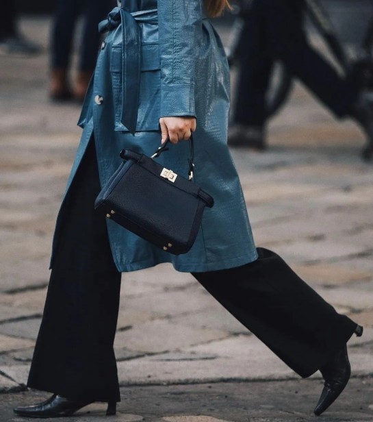 Pse zgjedh të blej këto 4 çanta kopje Fendi (2022 të përditësuara)-Dyqani në internet i çantave të rreme Louis Vuitton me cilësi më të mirë, çanta kopjuese ru