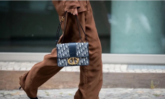 Top 16 meast weardefolle replika tassen om te keapjen (Spesiaal 2022)-Bêste kwaliteit Fake Louis Vuitton Bag Online Store, Replika ûntwerper tas ru