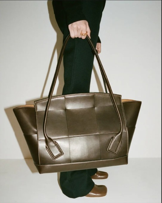 Daniel Lee va deixar! Afanya't i compra bosses de rèpliques de Bottega Veneta! (Actualitzat el 2022) - Botiga en línia de bosses falses de Louis Vuitton de millor qualitat, rèplica de bosses de disseny ru