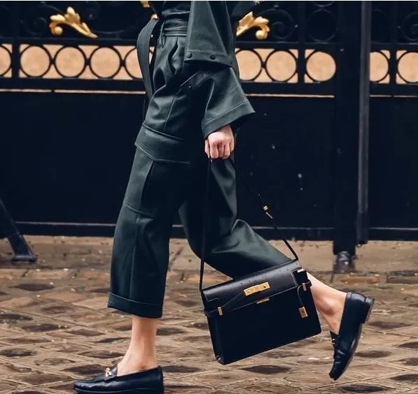 En av Saint Laurents mest populära replikväskor: Manhattan (2022 Edition)-Bästa kvalitet Fake Louis Vuitton Bag Online Store, Replica designer bag ru