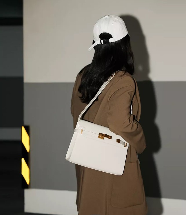 Un o fagiau replica mwyaf poblogaidd Saint Laurent: Manhattan (Argraffiad 2022) - Siop Ar-lein Bag Ffug Louis Vuitton o'r Ansawdd Gorau, Replica Design Bag ru