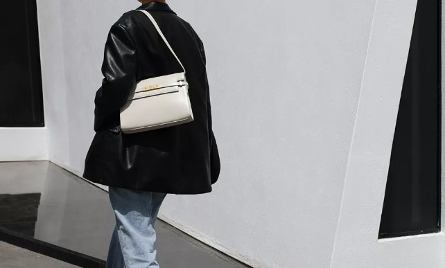 Vienas iš populiariausių Saint Laurent maišelių kopijų: Manhattan (2022 m. leidimas) – geriausios kokybės netikrų „Louis Vuitton Bag“ internetinė parduotuvė, dizainerio rankinės replikos ru