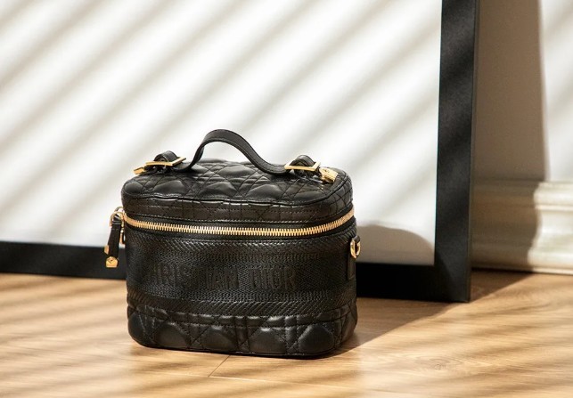 Isa sa mga pinaka-kapaki-pakinabang na replica bag na bibilhin: DIOR TRAVEL (2022 Special)-Best Quality Fake Louis Vuitton Bag Online Store, Replica designer bag ru