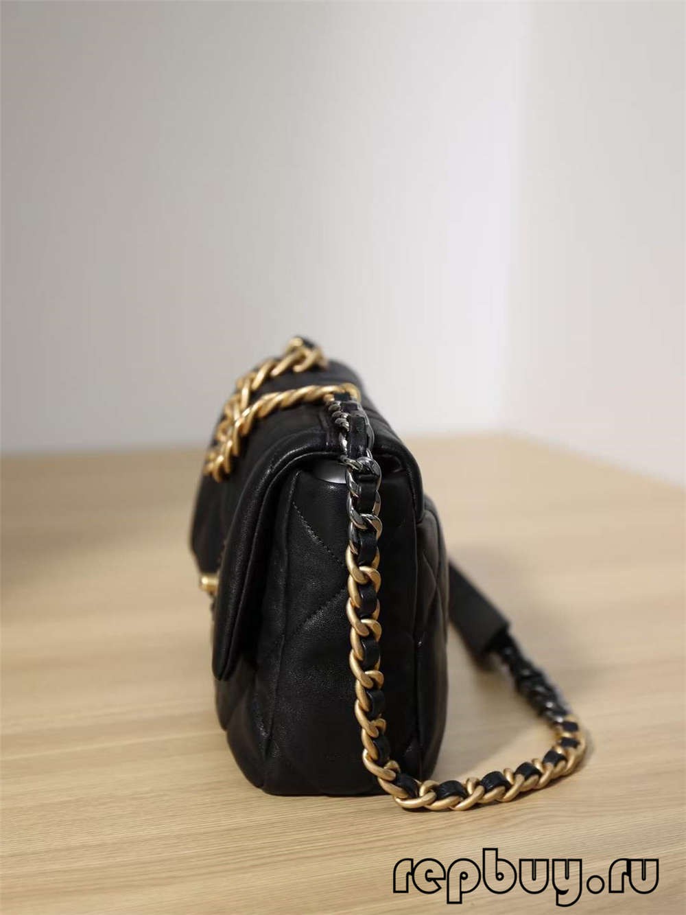 Chanel 19 black gold buckle top replica bags (2022 නවතම)-හොඳම ගුණාත්මක ව්‍යාජ Louis Vuitton Bag Online Store, Replica designer bag ru