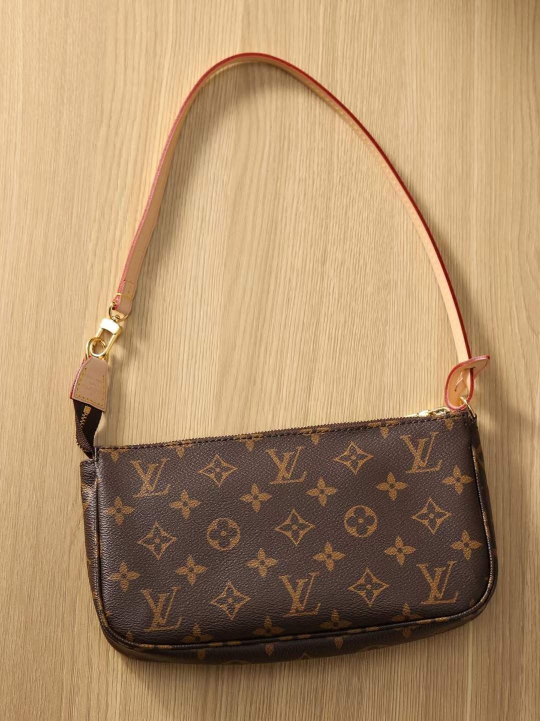 路易威登 M40712 Pochette Accessoires 頂級複製包 23.5 x 13.5 x 4 厘米（2022 最新）-最佳質量假路易威登包在線商店，複製設計師包 ru