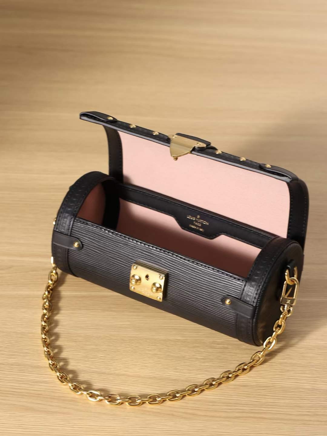 M58655 Louis Vuitton PAPILLON TRUNK top replica bags 19x9x9cm Monogram interior detail (2022 Updated)-Best Quality Fake Louis Vuitton Bag Online Store, Replica designer bag ru