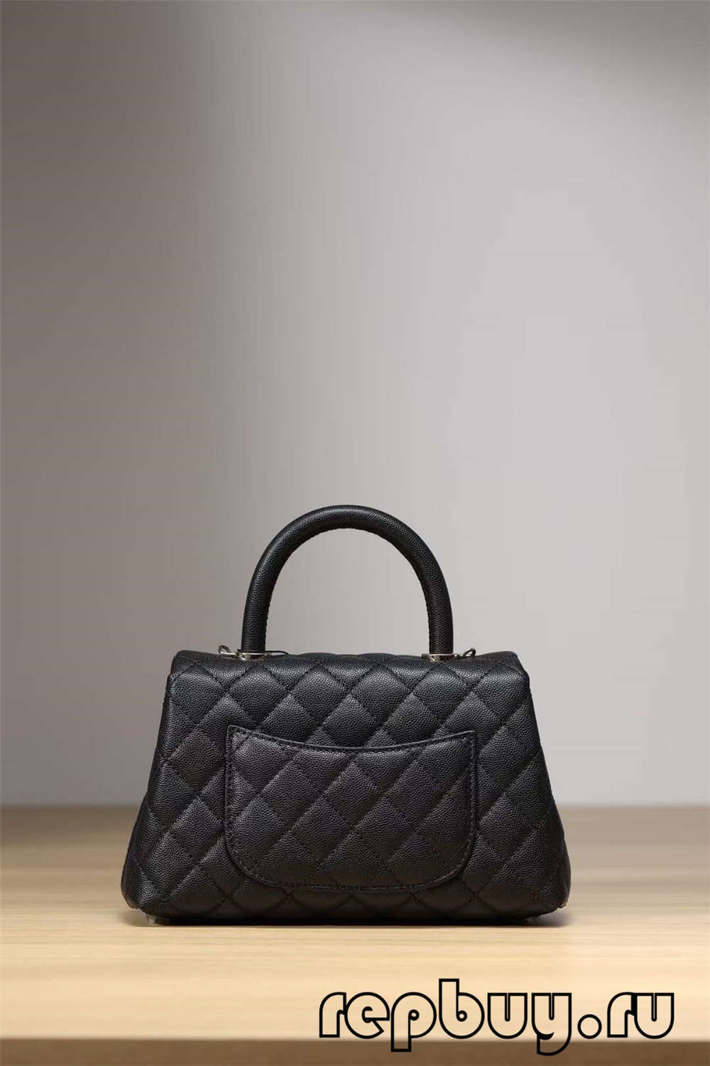 Chanel Coco Handle Top Replica Handbag Black Gold Buckle Look（2022 更新）-Best Quality Fake Louis Vuitton Bag Online Store, Replica Designer bag ru
