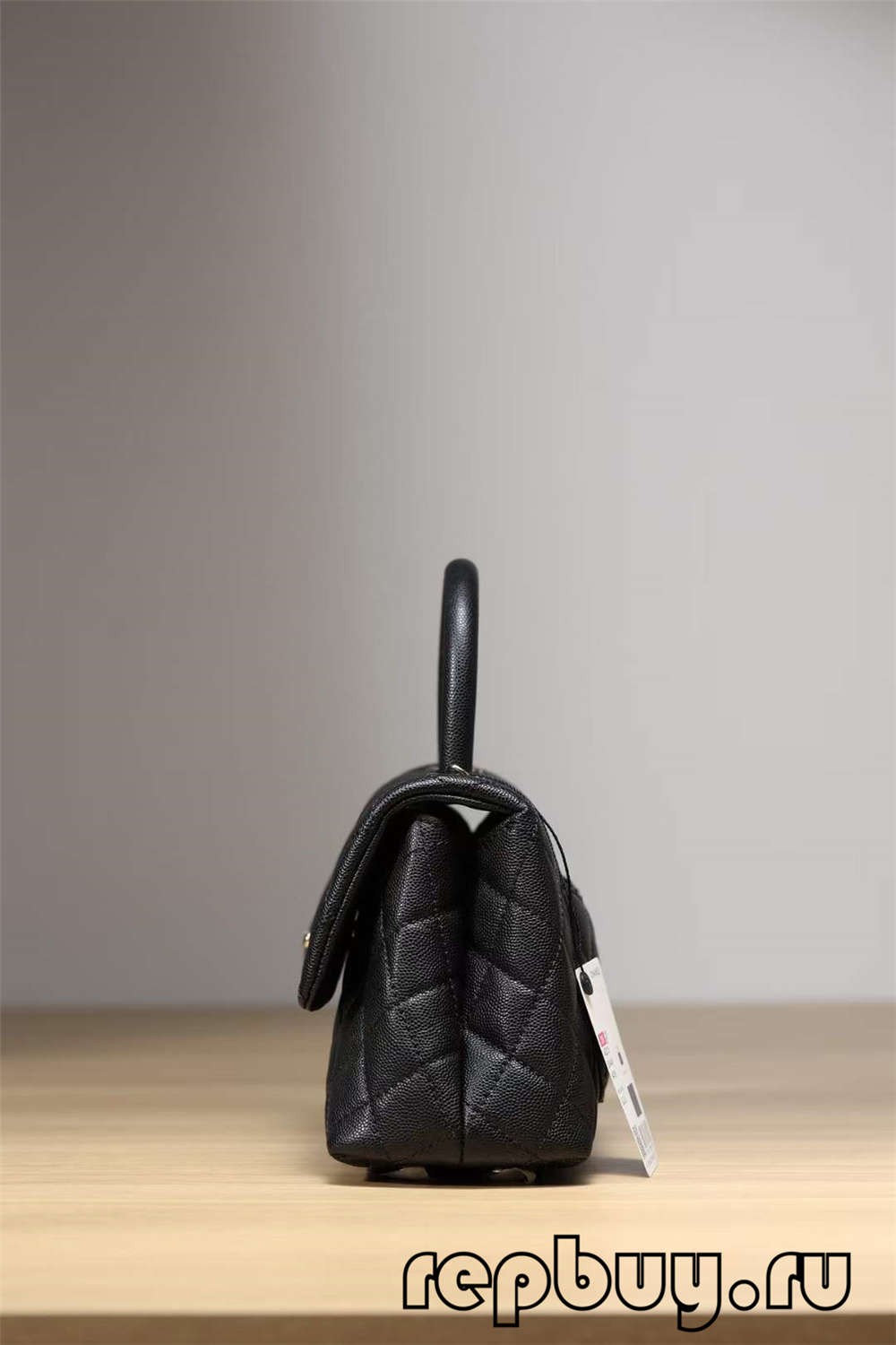 Chanel Coco Handle Top Replica Handbag Black Gold Buckle Look (Atualizado 2022) - Loja online de bolsa Louis Vuitton falsa de melhor qualidade, bolsa de designer de réplica ru