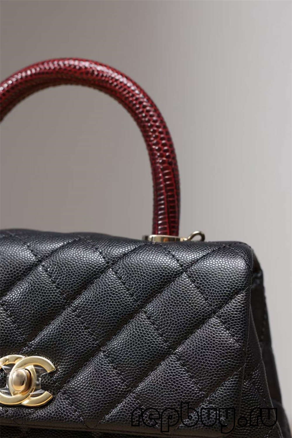 Chanel Coco Handle üst replika çanta qara qızılı toqqa aparat və tutacaq detalları (2022 Yenilənib) - Ən Yaxşı Keyfiyyətli Saxta Louis Vuitton Çanta Onlayn Mağazası, Replika dizayner çantası ru