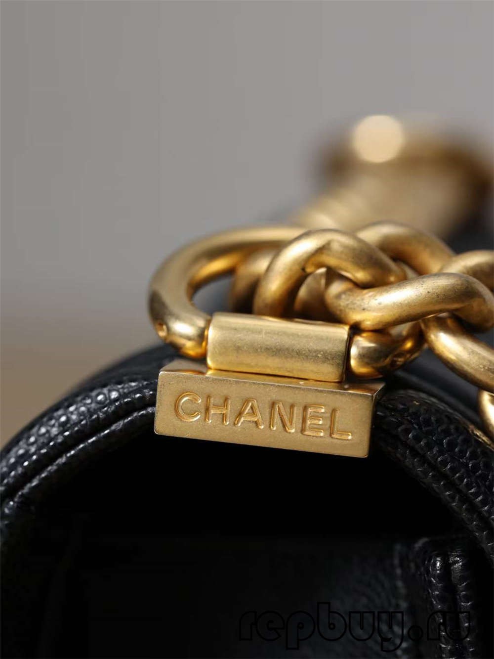 Chanel Leboy top replica genți de mână mici cu cataramă de aur detaliu lanț (2022 Ultimele)-Magazin online fals Louis Vuitton Geanta de cea mai bună calitate, replică geantă de designer ru