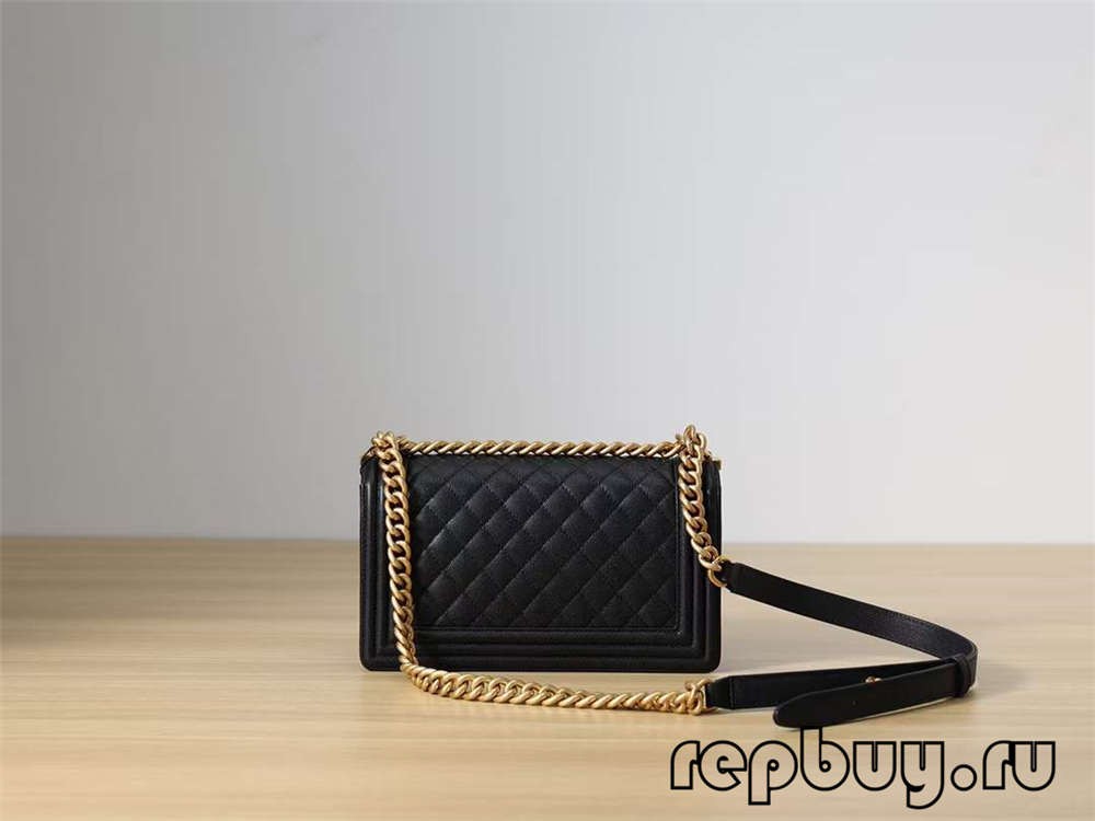 Chanel Leboy felső replika kézitáska közepes arany csattal (2022-es kiadás) - A legjobb minőségű hamis Louis Vuitton táska online áruház, Replica designer bag ru