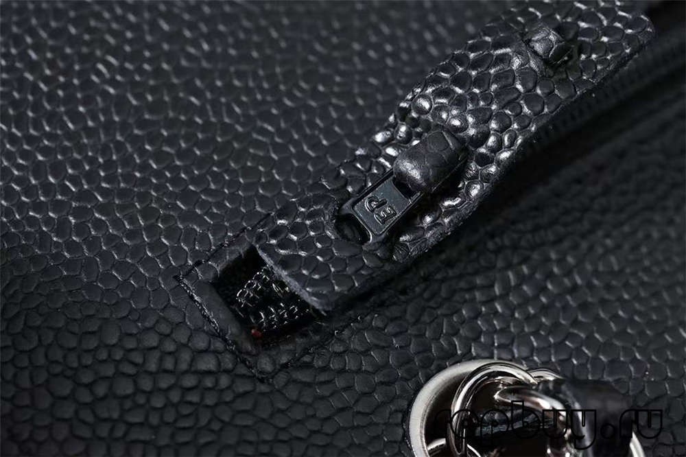 CHANEL Klasika Klasika Supraj Kopiaj Sakoj Nigra Arĝenta Buko 25cm Ŝultra Rimeno kaj Emblemaj Detaloj (2022 Plej Plej) - Plej Bonkvalita Falsa Louis Vuitton Sako Interreta Vendejo, Replica dezajnista sako ru