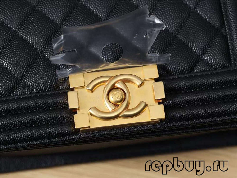 Chanel Le хүүгийн дээд хуулбар гар цүнх жижиг алтан горхитой түгжээтэй (2022 онд шинэчлэгдсэн)-Шилдэг чанарын хуурамч Louis Vuitton цүнхний онлайн дэлгүүр, Replica дизайнер цүнх ru