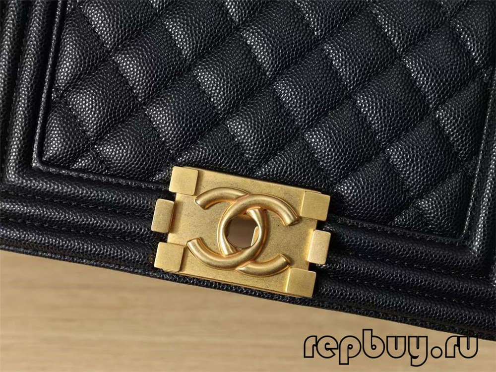 Chanel Le boy saman replica jakunkuna kananan gwal zare daki-daki (2022 Bugawa) -Mafi kyawun ingancin Jakar Louis Vuitton Bag Online Store, Replica designer bag ru