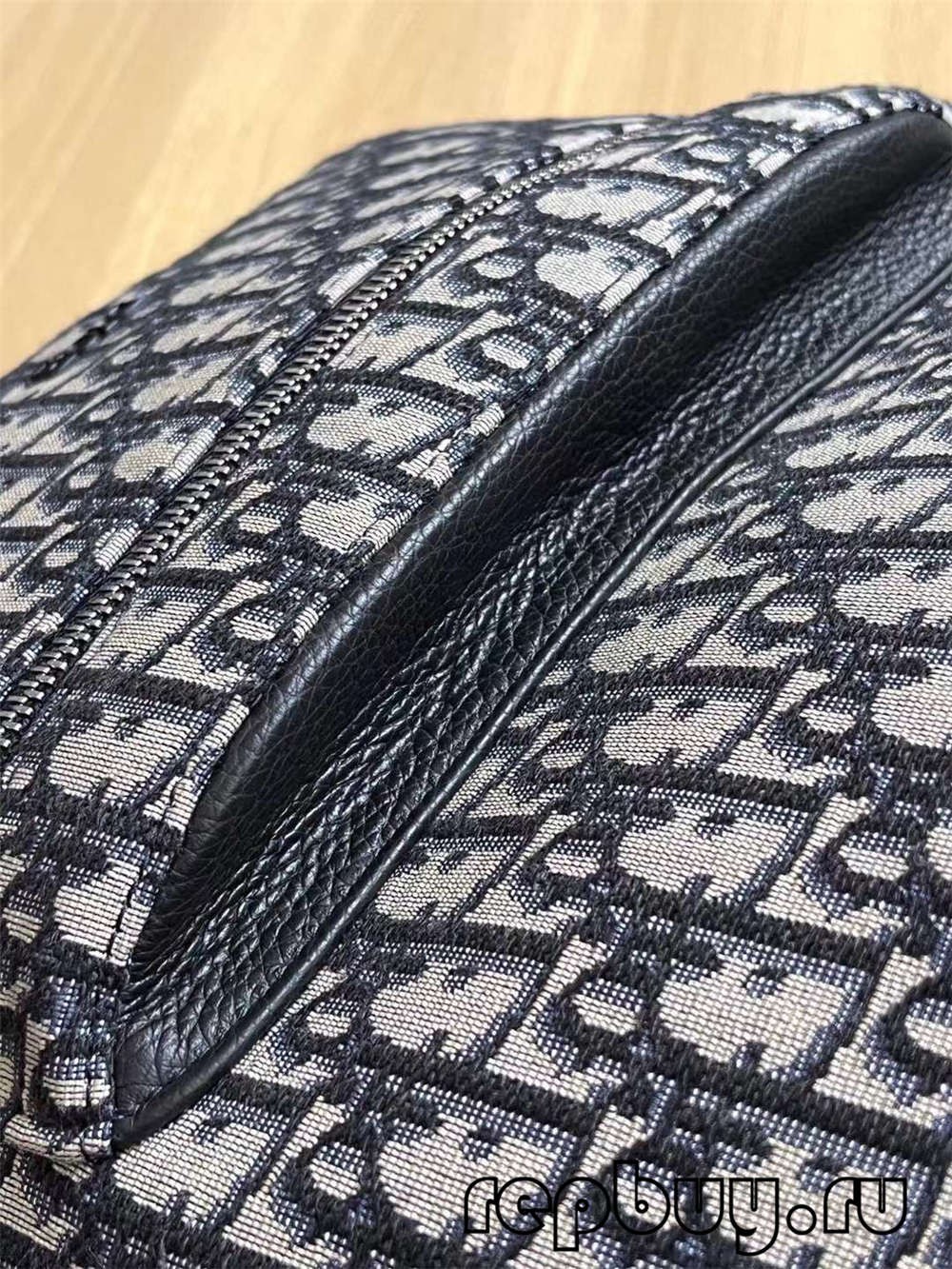 Dior blu rakkmu Oblikwu print top replika duffel bag (2022 Edition)-Aħjar Kwalità Foloz Louis Vuitton Bag Online Store, Replica designer bag ru