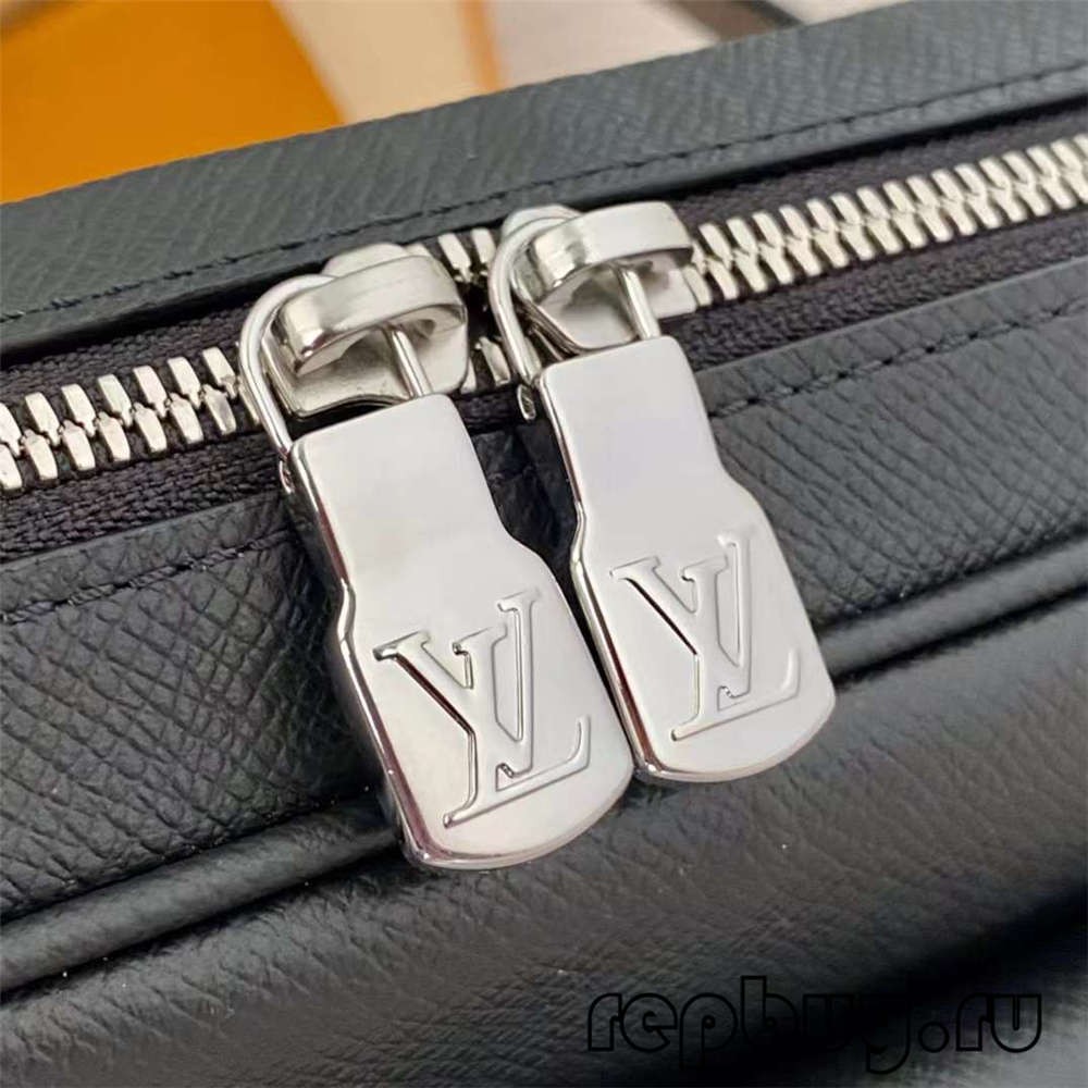 Louis Vuitton M30233 OUTDOOR topp replica messenger bag for menn Maskinvare og sømdetaljer (2022 Edition)-Best Quality Fake Louis Vuitton Bag Nettbutikk, Replica designer bag ru