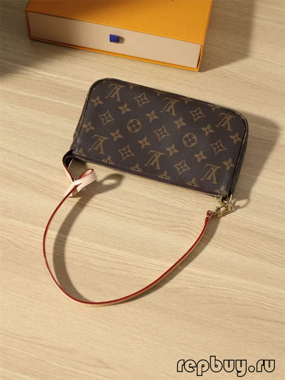 Louis Vuitton M40712 Pochette Accessoires málaí láimhe macasamhail barr Sonraí fabraice agus crua-earraí (Eagrán 2022) - An Caighdeán is Fearr Bréige Louis Vuitton Mála Ar Líne, macasamhail dearthóir mála ru