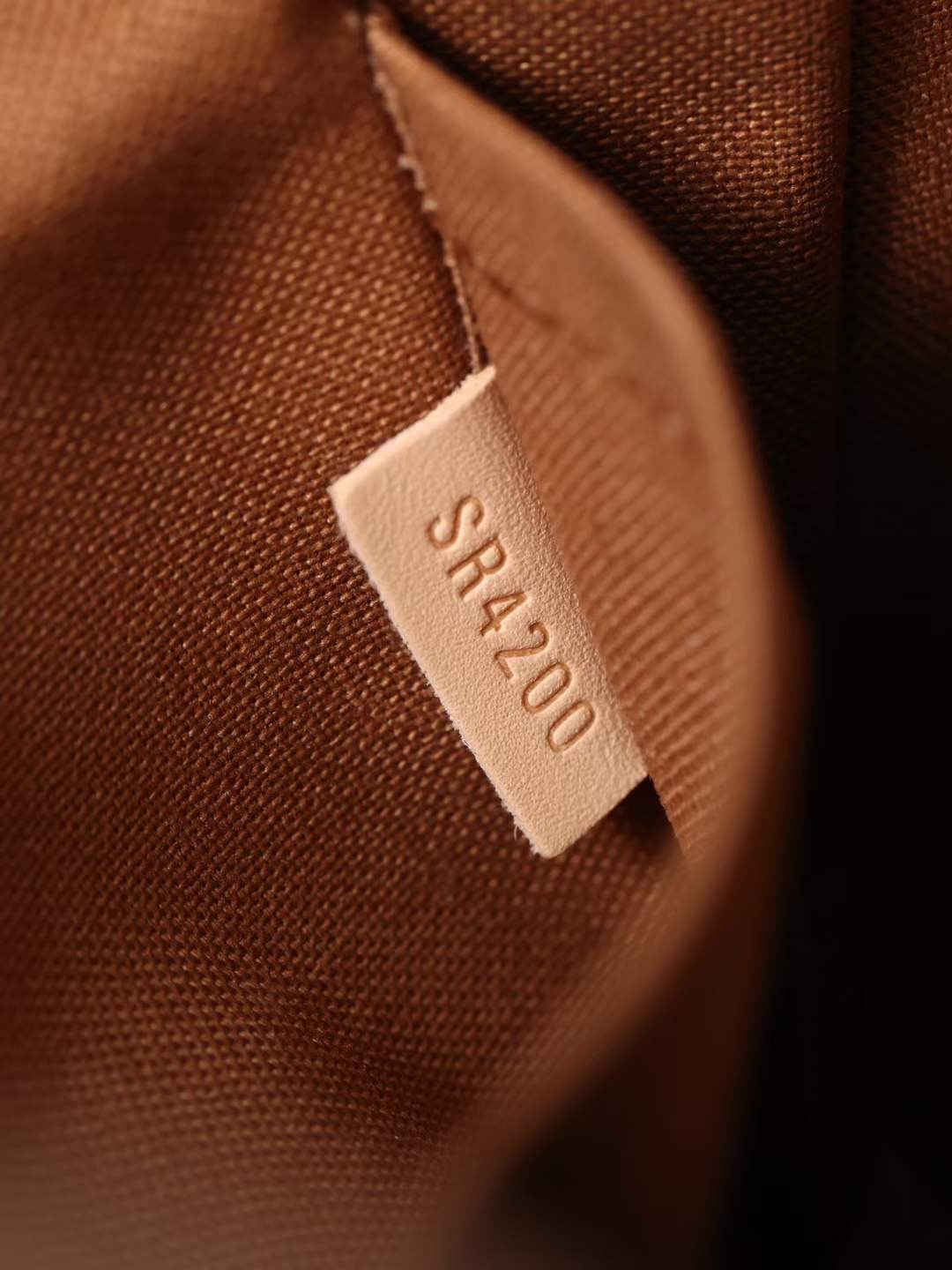 Louis Vuitton M40712 Pochette Accessoires 23.5 x 13.5 x 4 cm Inside pocket detail (2022 Special)-Best Quality Fake Louis Vuitton Bag Online Store, Replica designer bag ru