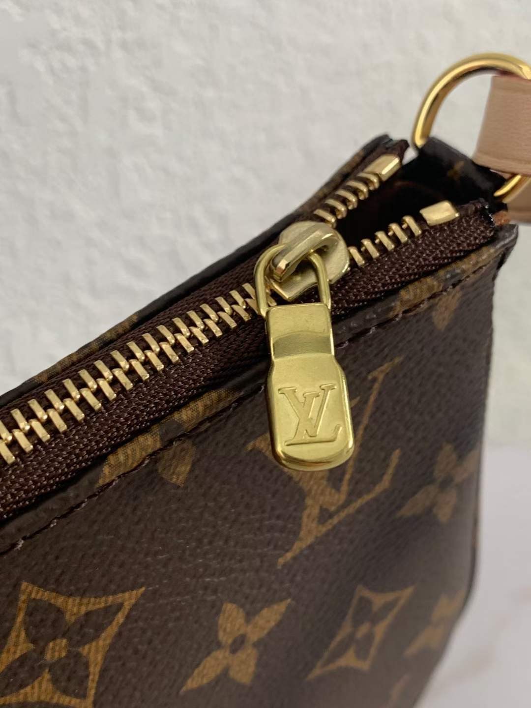 Louis Vuitton M40712 Pochette Accessoires 23.5 x 13.5 x 4 cm Leather surface details (2022 Edition)-Best Quality Fake Louis Vuitton Bag Online Store, Replica designer bag ru