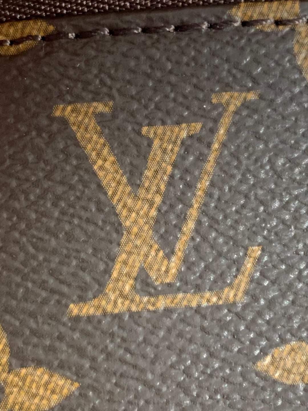 Louis Vuitton M40712 Pochette Accessoires 23.5 x 13.5 x 4 cm Dettagli di superficie in pelle (edizione 2022) - Negozio online di borse Louis Vuitton finte di migliore qualità, borsa di design di replica ru