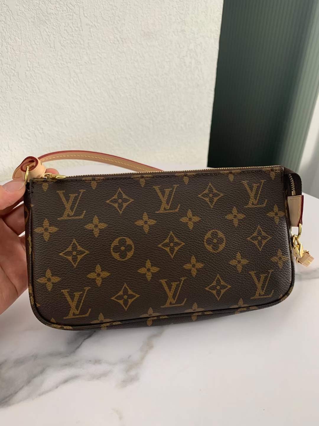 Louis Vuitton M40712 Pochette Accessoires 23.5 x 13.5 x 4 cm Nga korero mo te mata hiako (Putanga 2022)-Te Kounga Pai Pai Toa Louis Vuitton Peke Online Toa, Peeke hoahoa tauira ru