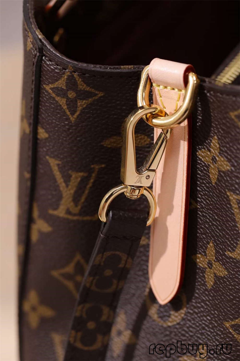 Louis Vuitton M41055 Montaigne BB top replica handbags Hardware details (2022 Latest)-Best Quality Fake Louis Vuitton Bag Online Store, Replica designer bag ru