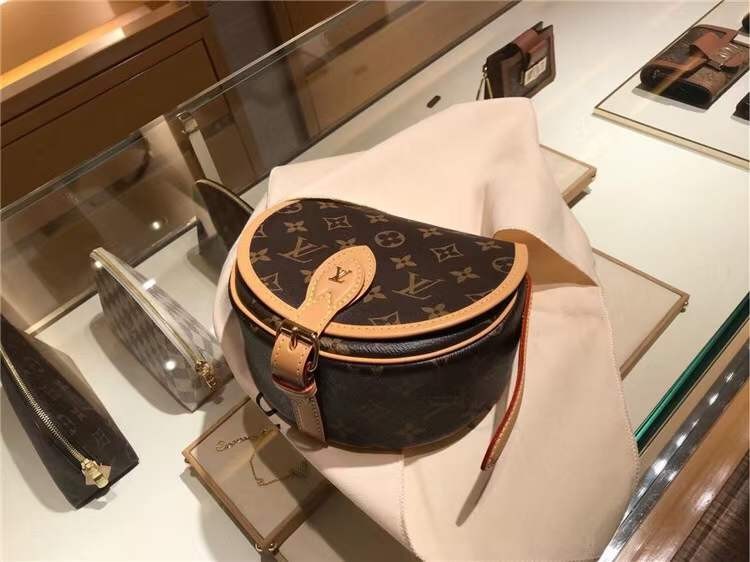 Louis Vuitton M44860 Tambourin Top Replica Handbag view (2022 Updated)-Best Quality Fake Louis Vuitton Bag Online Store, Replica designer bag ru