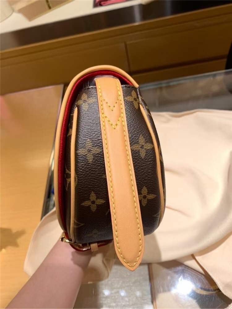 Louis Vuitton M44860 Tambourin Top Replica Handbag view (2022 Updated)-Best Quality Fake Louis Vuitton Bag Online Store, Replica designer bag ru