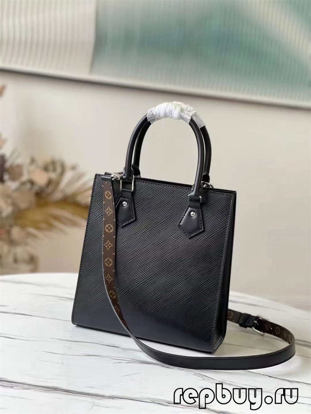 Louis Vuitton M58660 Petit Sac Plat حقيبة متماثلة عالية الجودة (محدث 2022) - أفضل جودة حقيبة لويس فويتون وهمية على الإنترنت ، حقيبة مصمم طبق الأصل ru