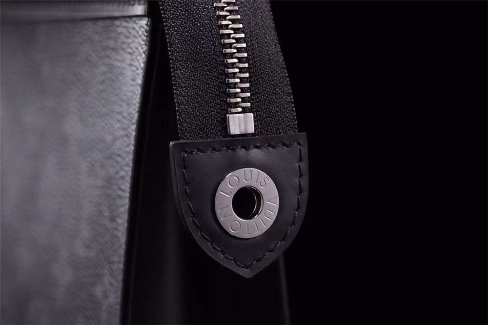 Louis Vuitton M61692 Pochette Voyage 27 см най-високо качество реплики чанти (2022 г. актуализирани)-Най-добро качество фалшива чанта Louis Vuitton Онлайн магазин, копия на дизайнерска чанта ru