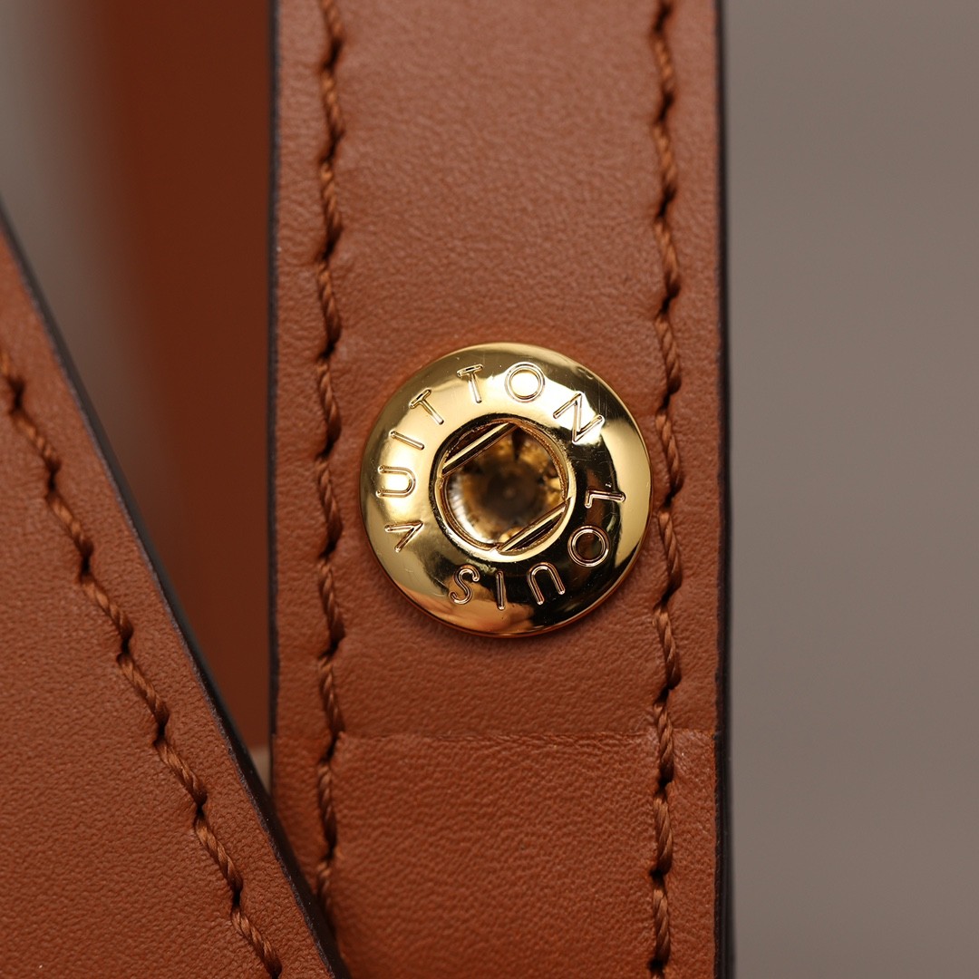How good quality is a Shebag LV Dauphine bag（2023 Hardware updated）-Legjobb minőségű hamis Louis Vuitton táska online áruház, replika designer táska ru