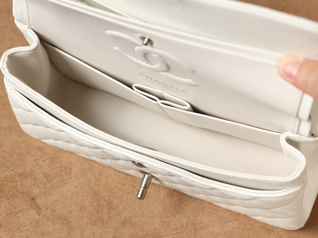 How Good quality is a Shebag White Chanel Classic Flap bag？（2023 updated）-Nejkvalitnější falešná taška Louis Vuitton Online Store, Replica designer bag ru