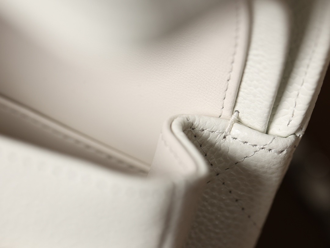 How Good quality is a Shebag White Chanel Classic Flap bag？（2023 updated）-Najlepsza jakość fałszywych torebek Louis Vuitton Sklep internetowy, projektant repliki torebki ru
