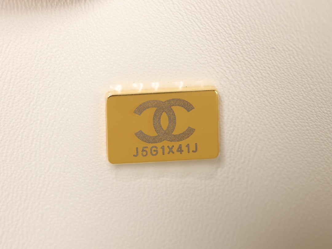 How Good quality is a Shebag White Chanel Classic Flap bag？（2023 updated）-Best Quality Fake Louis Vuitton Bag Online Store, Replica designer bag ru