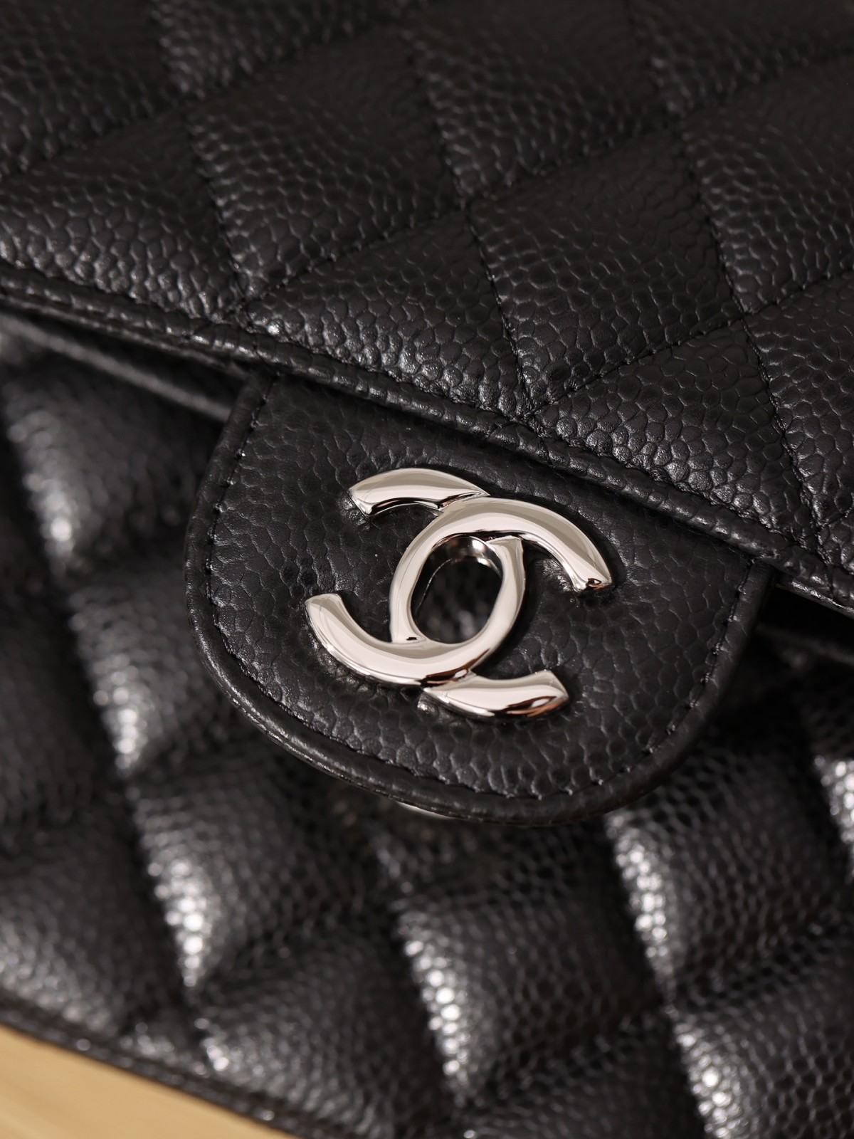 How good quality is a Shebag Chanel Classic Flap bag small size? (2023 updated)-Nejkvalitnější falešná taška Louis Vuitton Online Store, Replica designer bag ru
