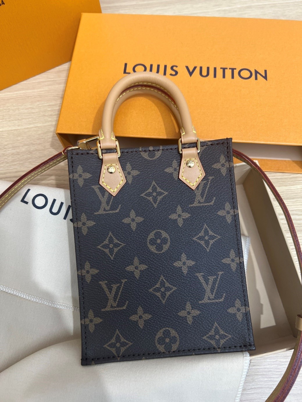 How good quality is a Shebag Louis Vuitton PETIT SAC PLAT bag（2023 udpated）-最好的質量假路易威登包網上商店，複製設計師包 ru
