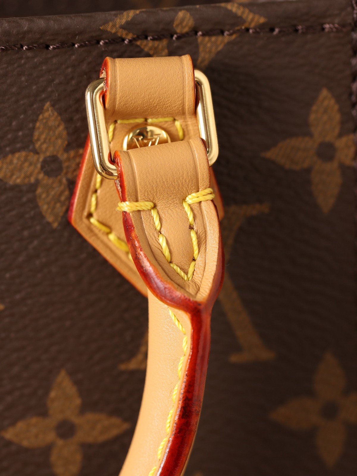 How good quality is a Shebag Louis Vuitton PETIT SAC PLAT bag（2023 udpated）-Інтэрнэт-крама падробленай сумкі Louis Vuitton лепшай якасці, рэплікі дызайнерскай сумкі ru