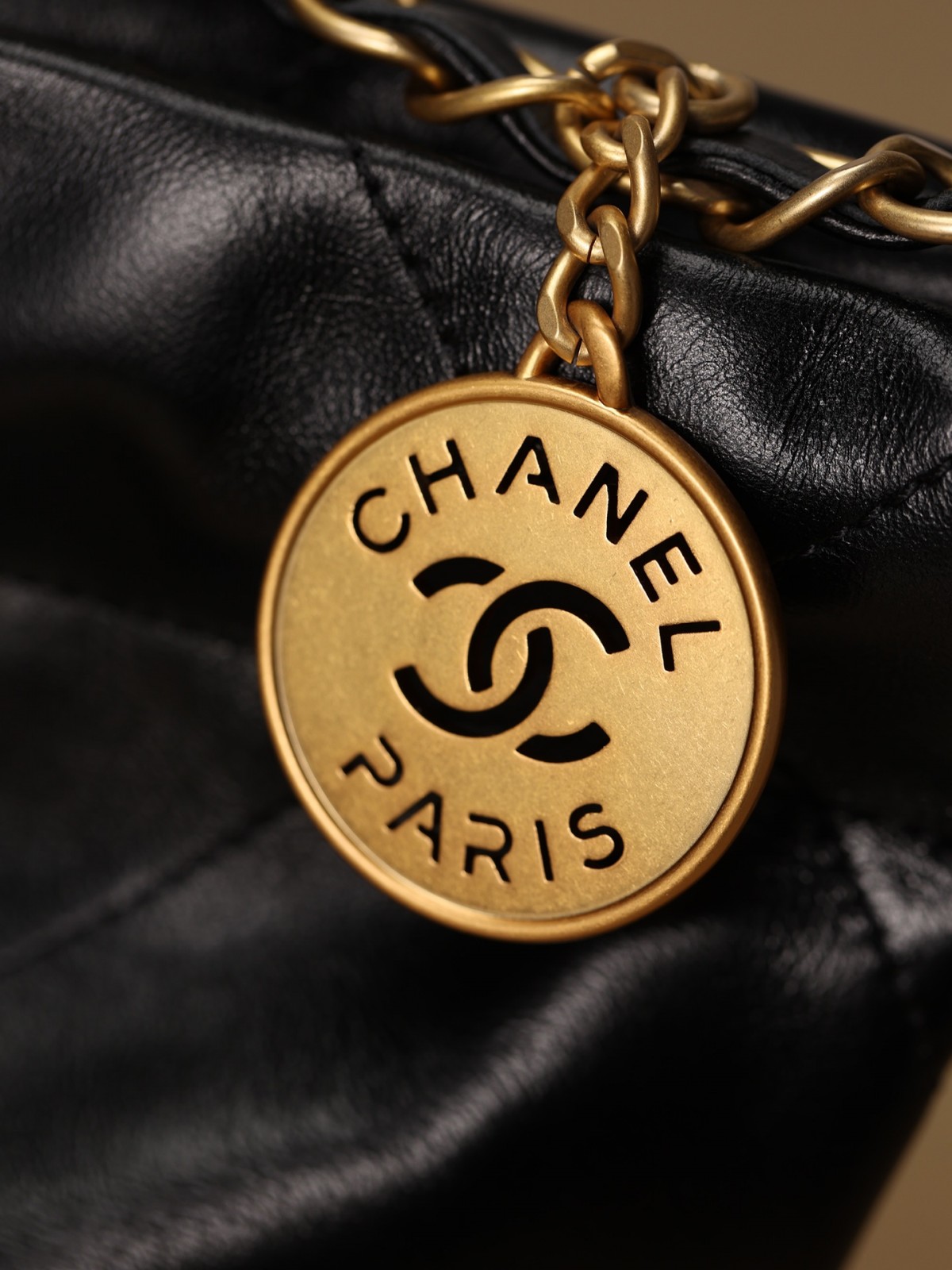 What is highest quality Chanel 22 bag looks like？（2023 Week 37）-Umgangatho ogqwesileyo woMgangatho weFake weLouis Vuitton kwiVenkile ye-Intanethi, ibhegi yomyili weReplica ru