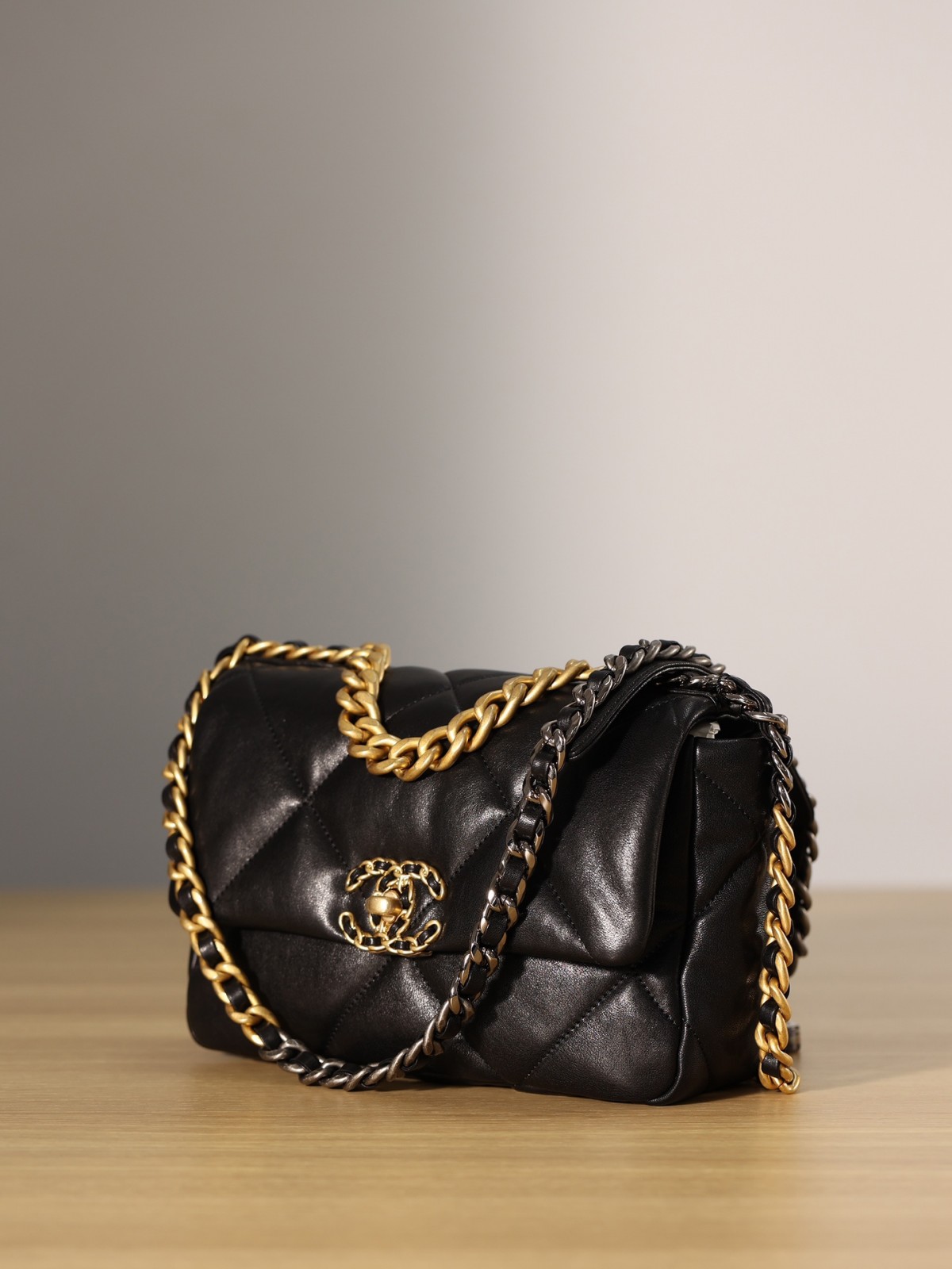 How good quality is a Shebag Chanel 19 bag？（2023 Week 40）-Paras laatu väärennetty Louis Vuitton laukku verkkokauppa, replika suunnittelija laukku ru
