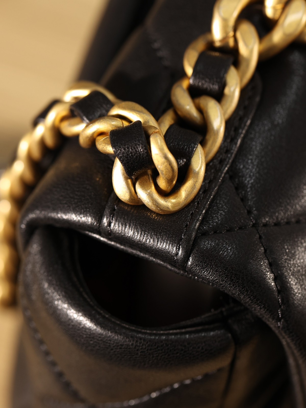 How good quality is a Shebag Chanel 19 bag？（2023 Week 40）-Best Quality Fake Louis Vuitton сумка онлайн дүкөнү, Replica дизайнер сумка ru