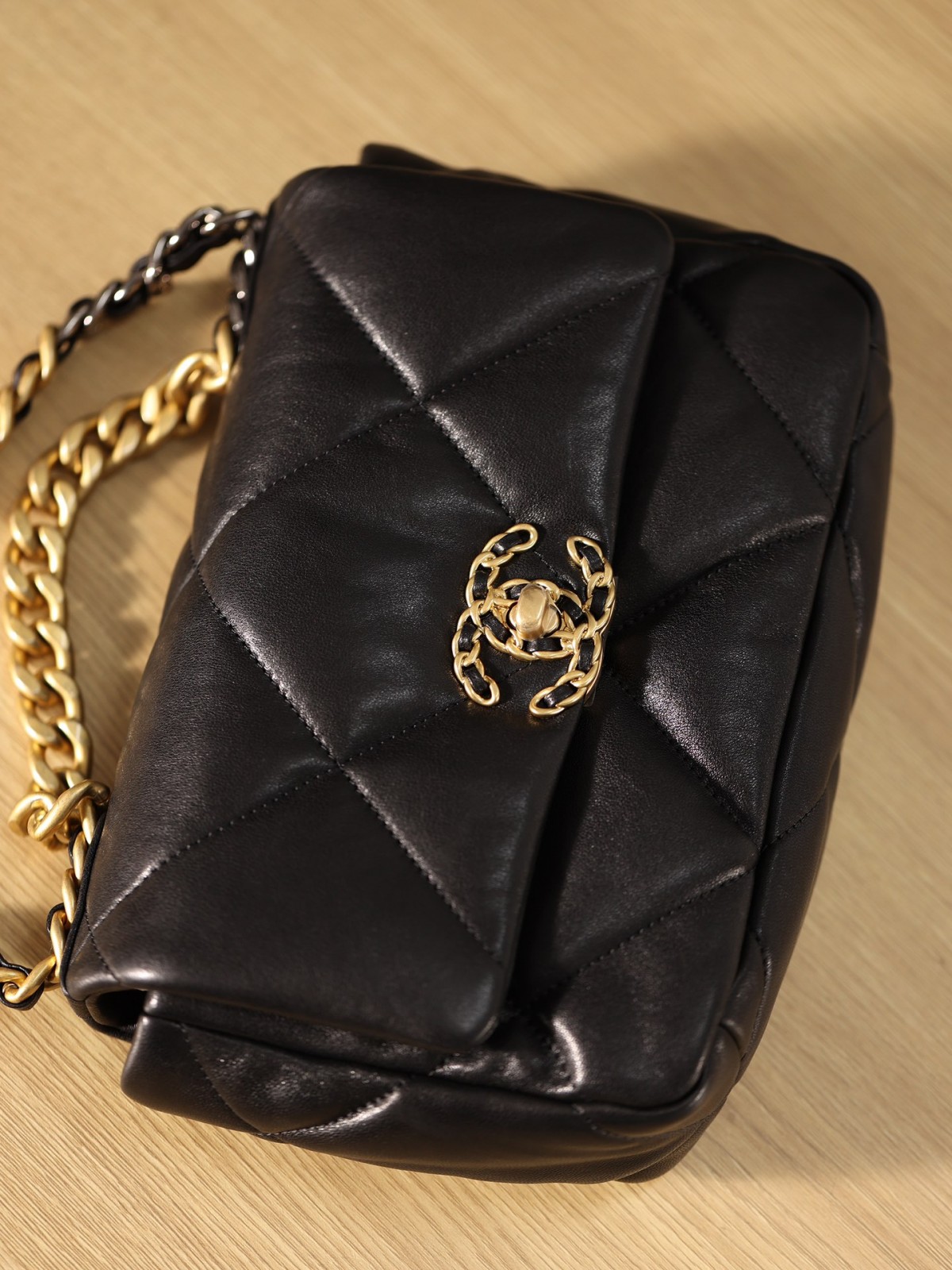 How good quality is a Shebag Chanel 19 bag？（2023 Week 40）-Інтэрнэт-крама падробленай сумкі Louis Vuitton лепшай якасці, рэплікі дызайнерскай сумкі ru