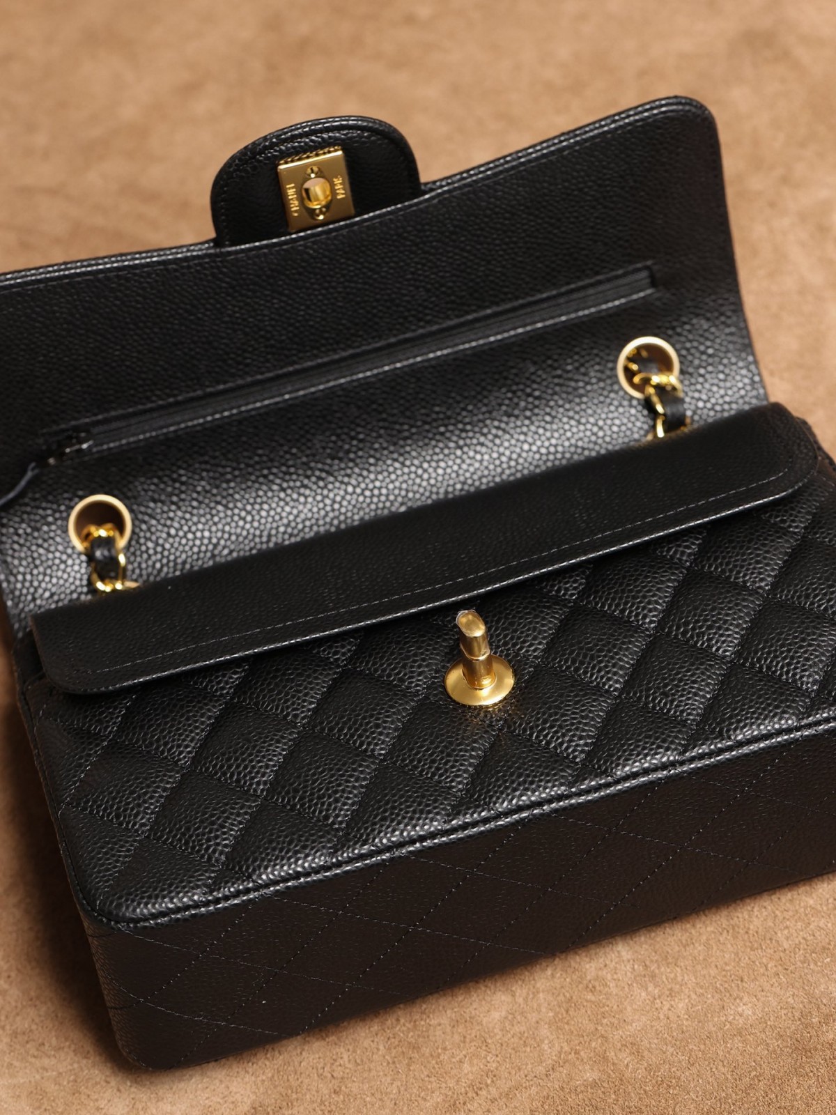 How good quality is a Shebag Chanel Classic Flap bag? (2023 Week 42)-Beste kwaliteit nep Louis Vuitton tas online winkel, replica designer tas ru