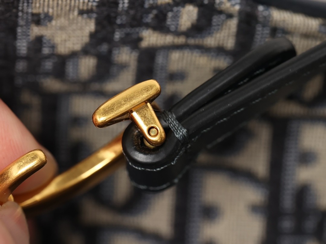 How good quality is a Shebag Dior Saddle bag and Montaigne 30 bag? (2023 Week 42)-Beste Qualität gefälschte Louis Vuitton-Taschen Online-Shop, Replik-Designer-Tasche ru
